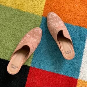 Huma Blanco Suede Mules